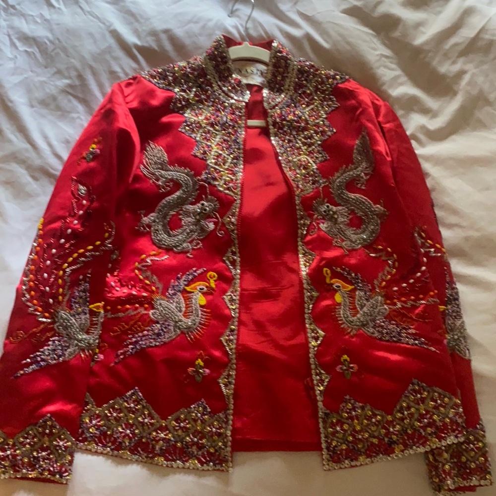 Gorgeous vintage Dynasty silk beaded jacket.